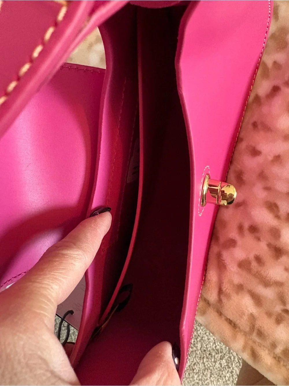 Dooney & Bourke compact dooney